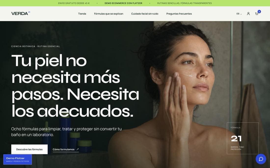 Captura real de la tienda online Verda 21 con el widget de Flatzer abierto en el azul de su propia marca